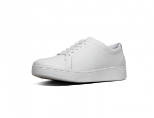 FitFlop sneaker in wit leer, vetersluiting, vederlicht en zeer comfortabel - €110.00