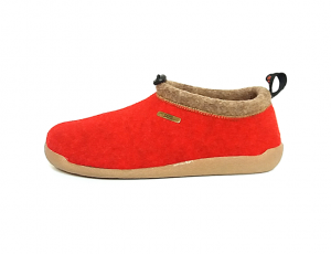 Gesloten pantoffel van Skiss in rode textiel, uitneembaar voetbed, zeer comfortabel - €55.00