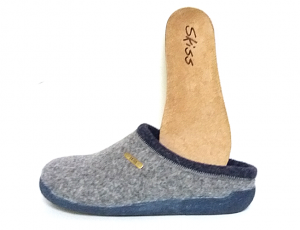 Pantoffel van Skiss in lichtgrijze textiel, uitneembaar voetbed, zeer comfortabel - €50.00