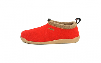 Gesloten pantoffel van Skiss in rode textiel, uitneembaar voetbed, zeer comfortabel - €55.00